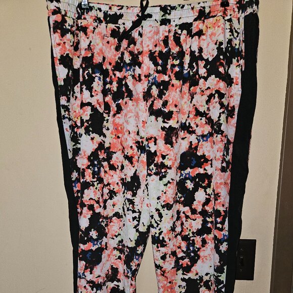 Xhilaration Floral and Black Lightweight Straight Leg Pants - Picture 1 of 7